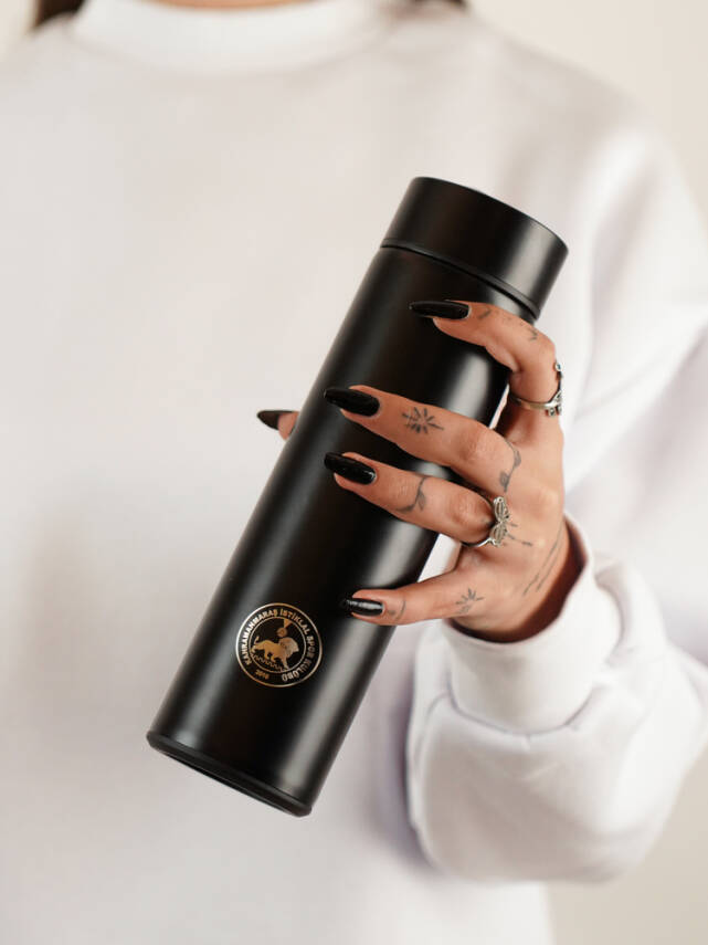 İstiklal Spor Siyah Dijital Sıcaklık Göstergeli Termos 500ml - 1